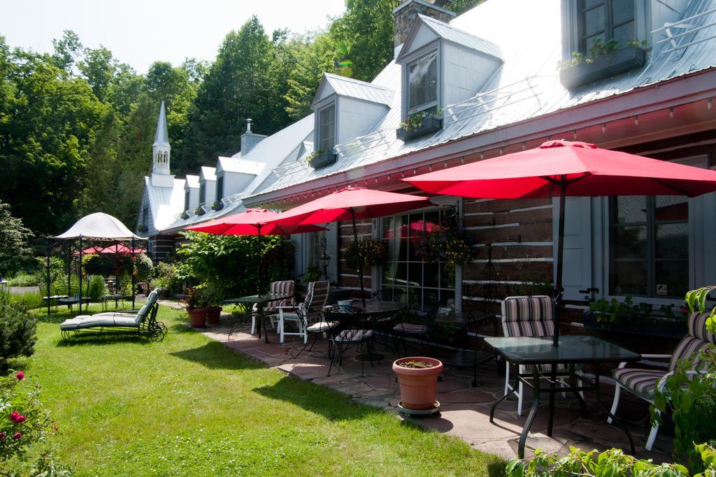 Le Petit Clocher Gite Touristique B & B Saint-Sauveur-des-Monts Eksteriør billede