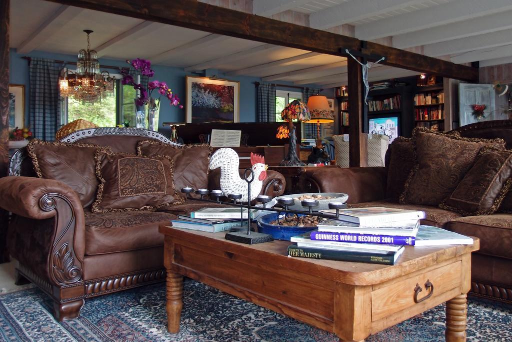 Le Petit Clocher Gite Touristique B & B Saint-Sauveur-des-Monts Eksteriør billede
