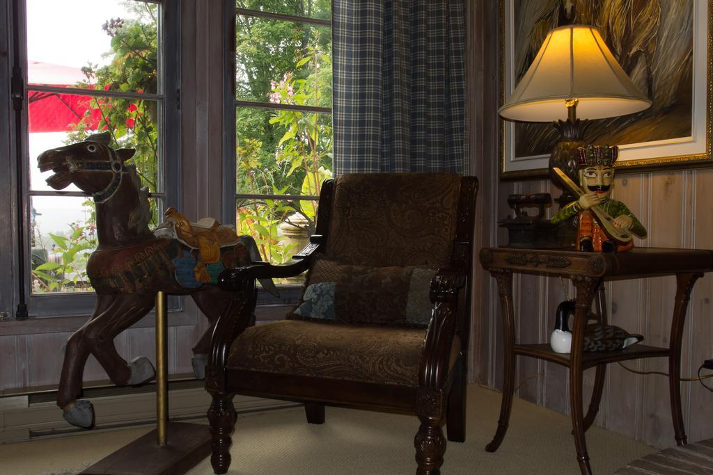 Le Petit Clocher Gite Touristique B & B Saint-Sauveur-des-Monts Eksteriør billede