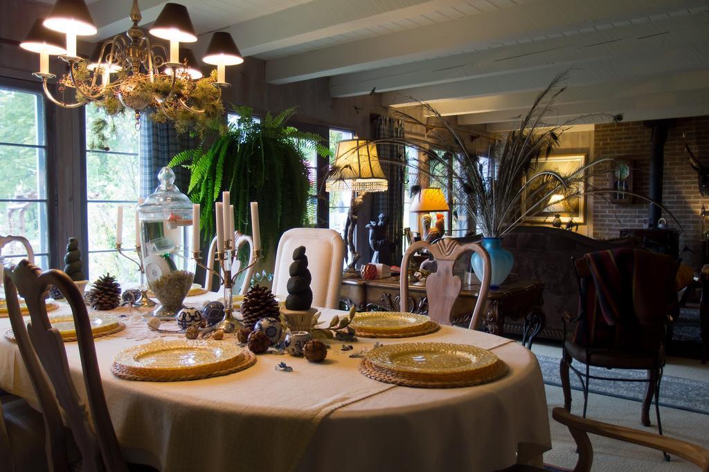 Le Petit Clocher Gite Touristique B & B Saint-Sauveur-des-Monts Eksteriør billede