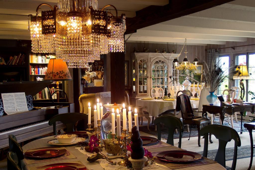 Le Petit Clocher Gite Touristique B & B Saint-Sauveur-des-Monts Eksteriør billede
