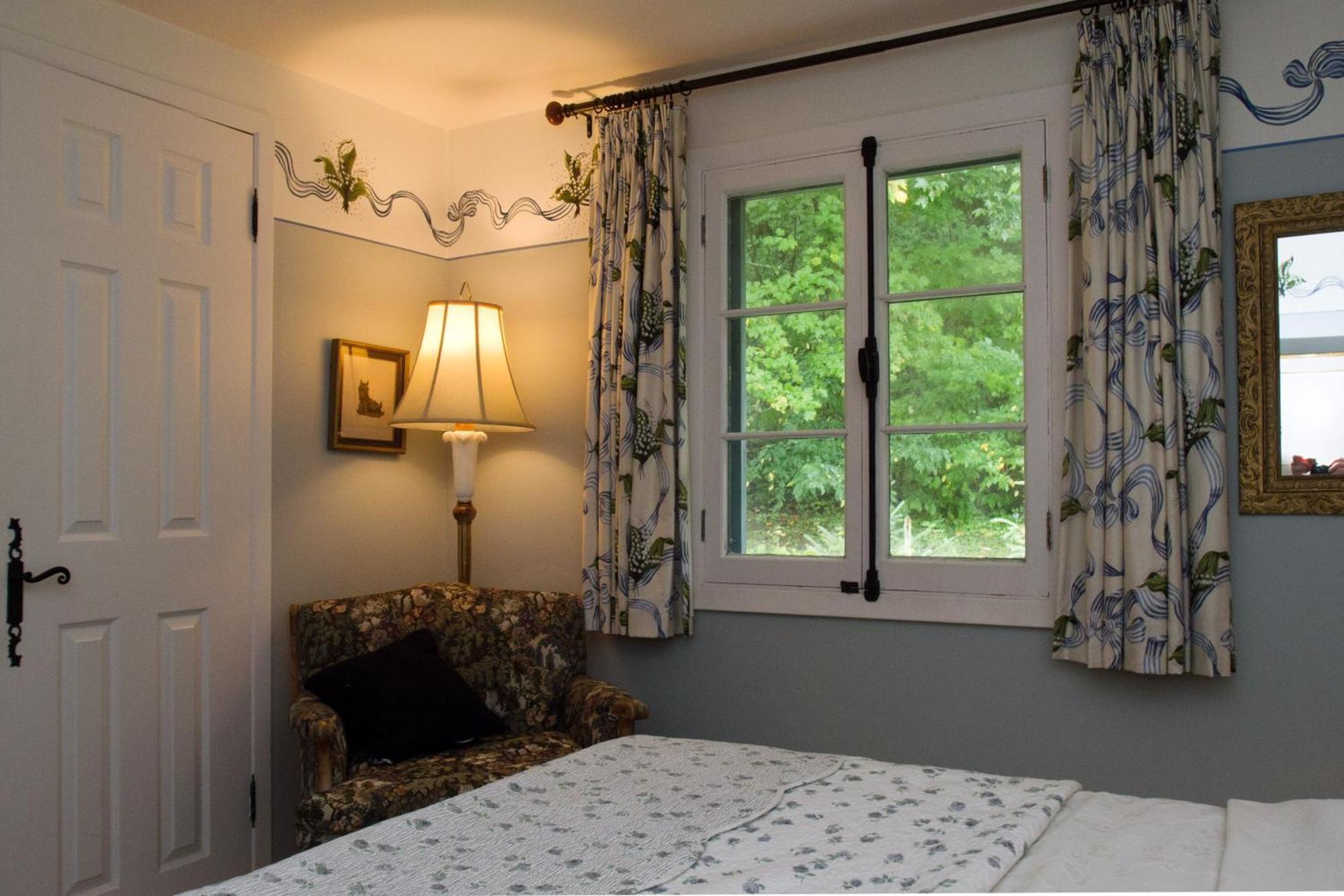 Le Petit Clocher Gite Touristique B & B Saint-Sauveur-des-Monts Værelse billede