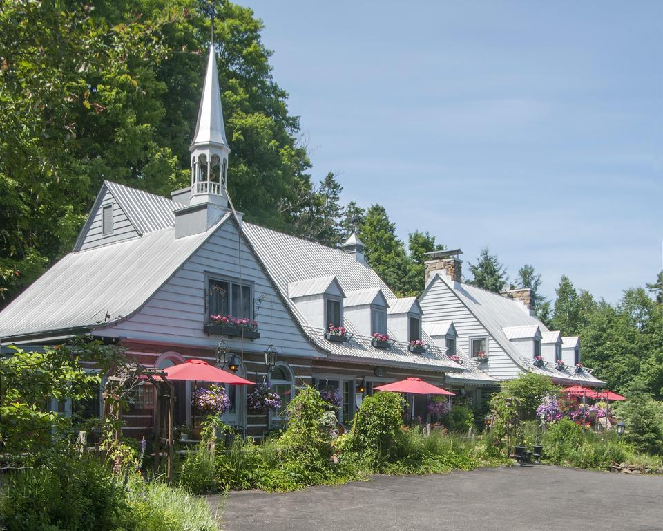Le Petit Clocher Gite Touristique B & B Saint-Sauveur-des-Monts Eksteriør billede