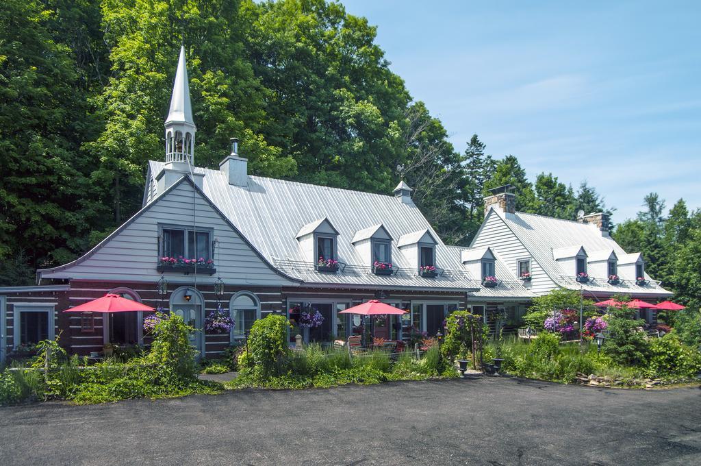 Le Petit Clocher Gite Touristique B & B Saint-Sauveur-des-Monts Eksteriør billede