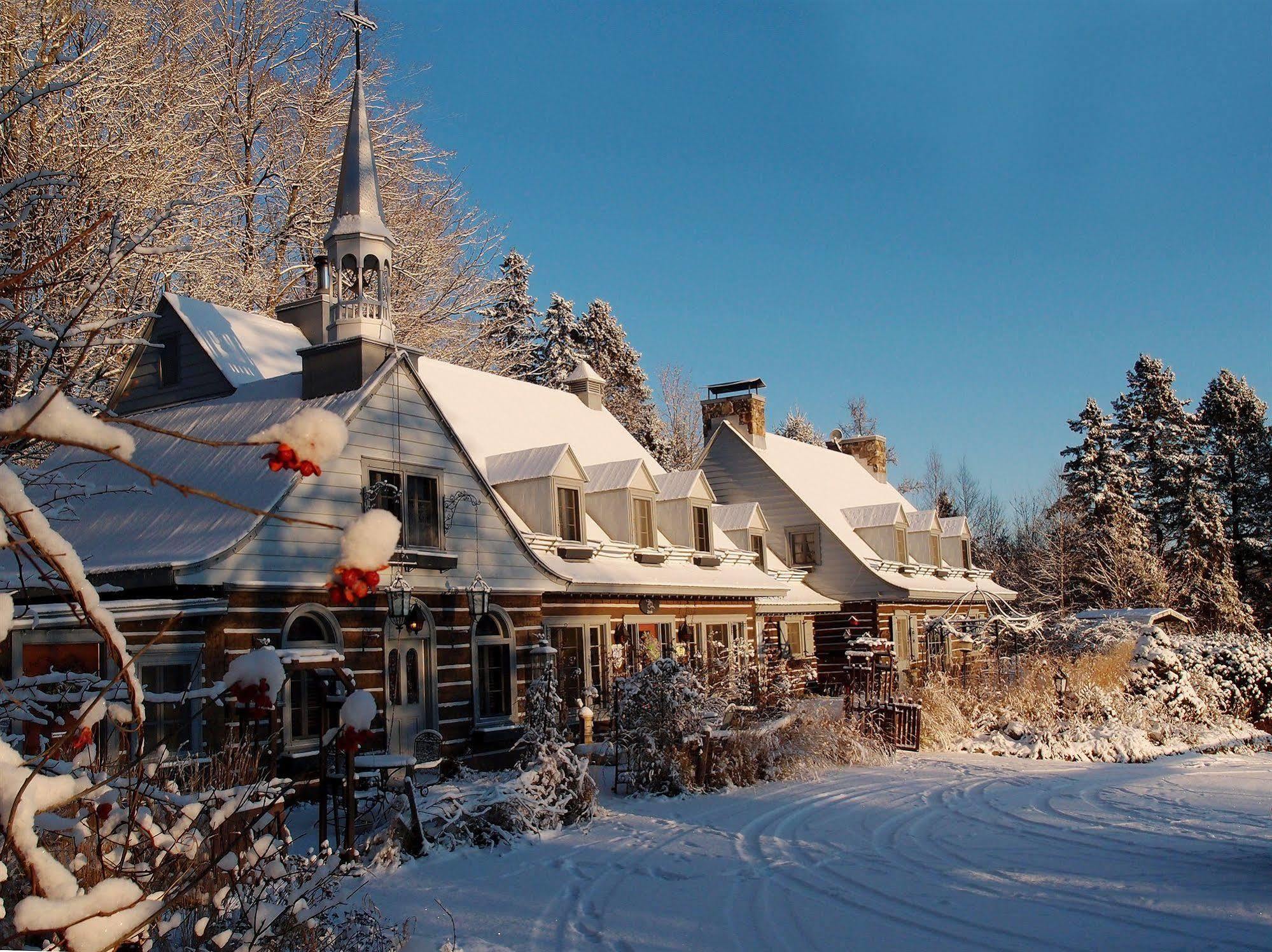 Le Petit Clocher Gite Touristique B & B Saint-Sauveur-des-Monts Eksteriør billede