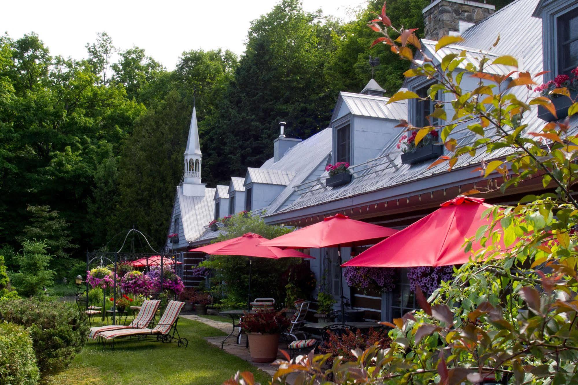 Le Petit Clocher Gite Touristique B & B Saint-Sauveur-des-Monts Eksteriør billede