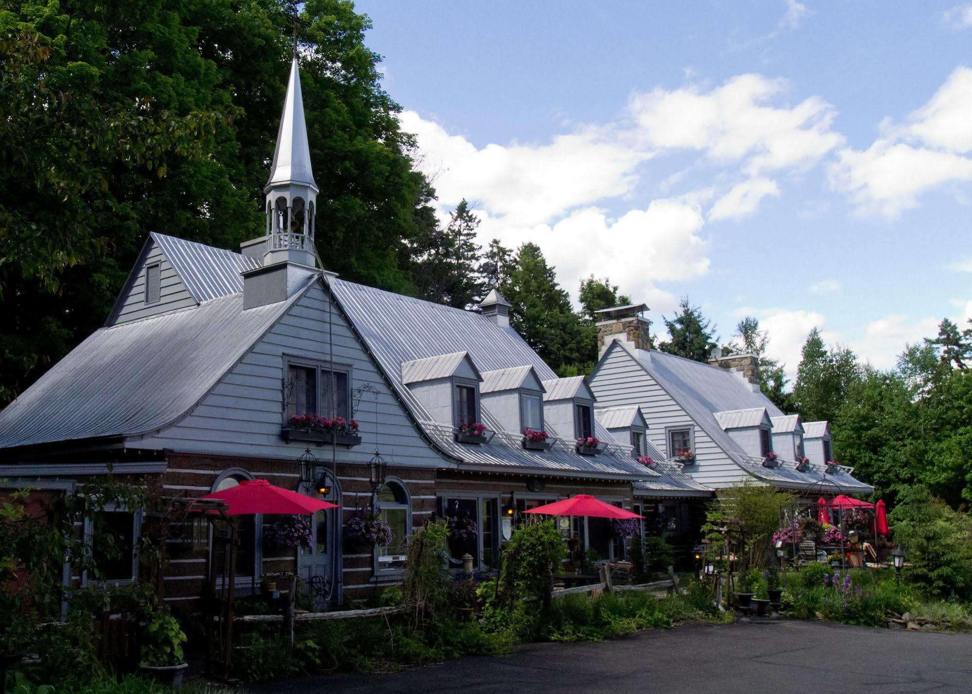 Le Petit Clocher Gite Touristique B & B Saint-Sauveur-des-Monts Eksteriør billede
